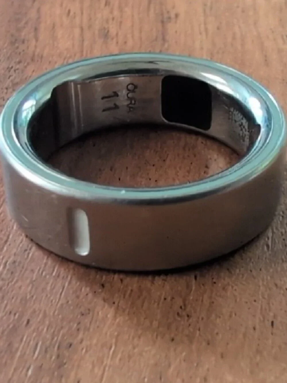 Oura Metallic Silver Smart Ring. Size 11 W/ Travel Charger